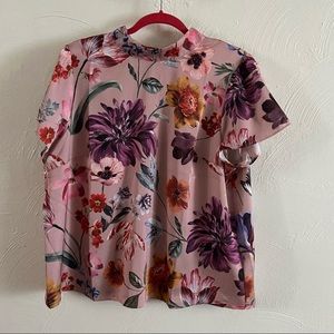 Silky floral JCrew mock neck blouse 🌼